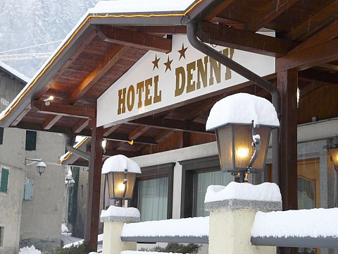 Hotel Denny