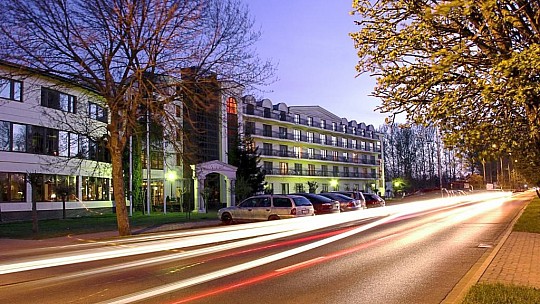 Wellness hotel Doris Spa: Lázeňský pobyt s polopenzí 7 nocí (3)