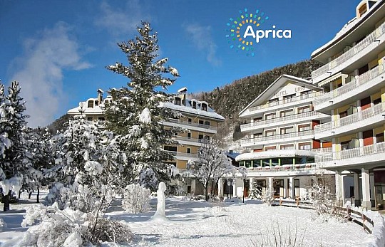 Hotel Urri - 5denní lyžařský balíček se skipasem a dopravou v ceně