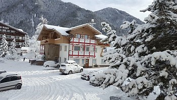 Cristina Residence