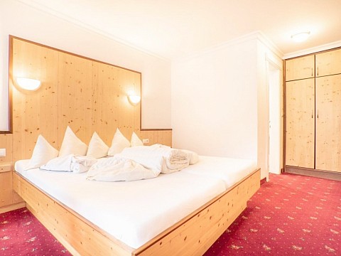 Hotel Alpina Tirol (2)